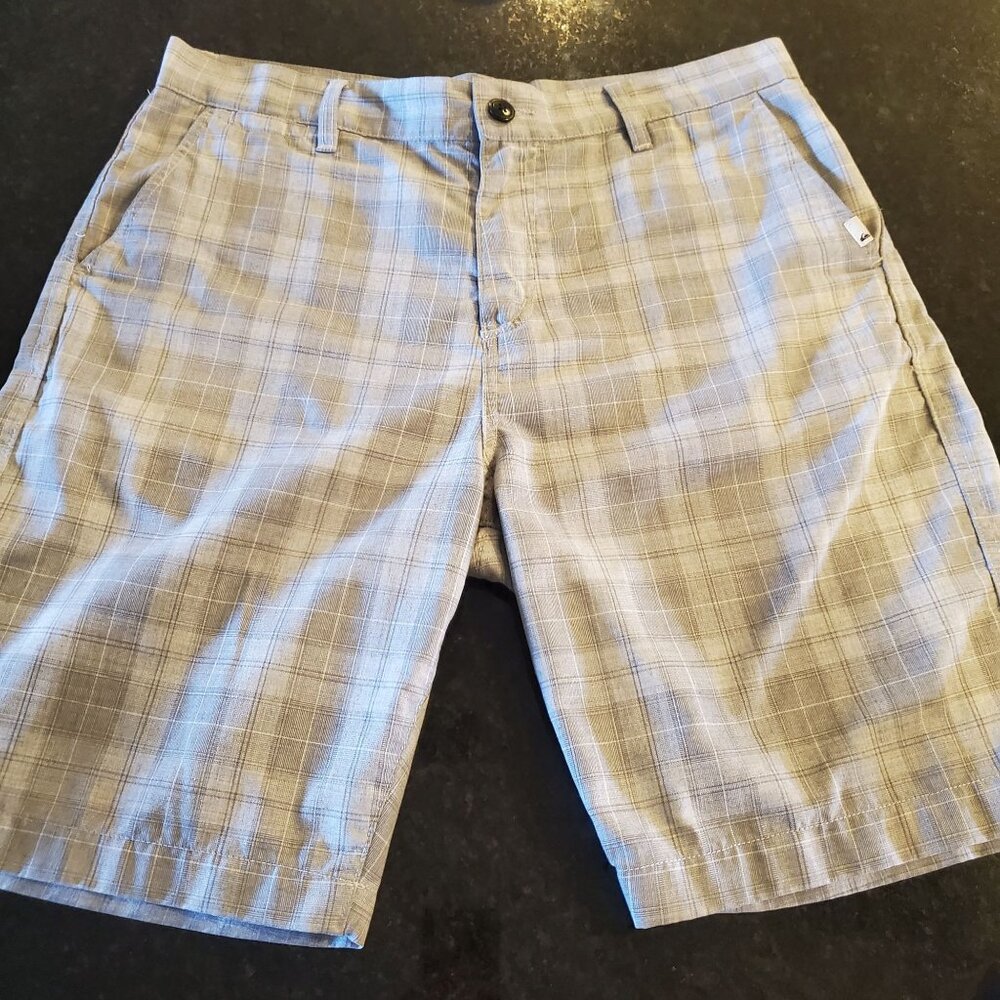 Quiksilver Mens Plaid Regular Fit Shorts Golf  Size 34 Gray & White Vacation